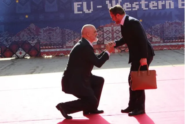 Edi Rama, ‘one man show’