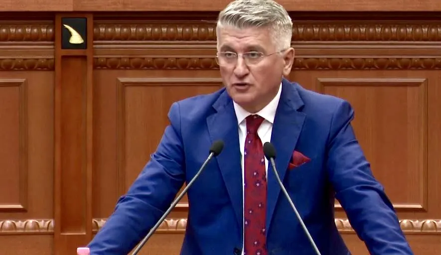 Gjekmarkaj flet për  ish-të përndjekurit : Shoh zgorrça të sigurimit të shtetit bërtasin ‘Europa’ në media, janë bash ata që të merrnin gjak në vetull për Enverin