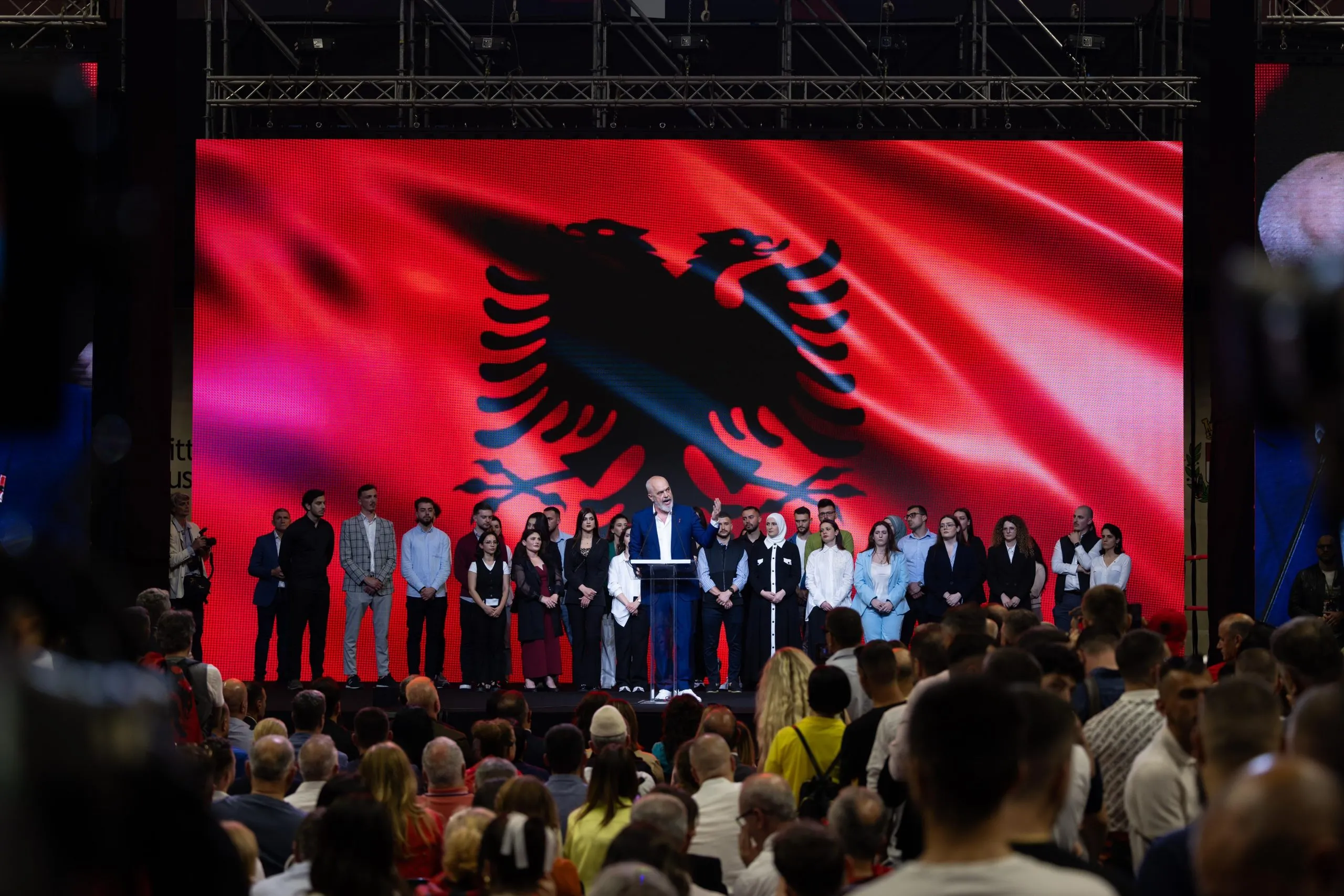 “E rëndë”, shtyhet takimi i kryeministrit Rama me emigrantët në Londër