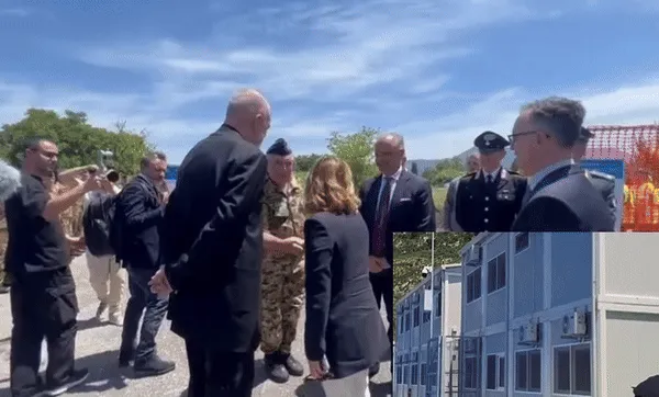 Giorgia Meloni mbërrin në Gjadër me helikopter, dalin pamjet brenda kampit që ruhet nga policë italianë (Video)