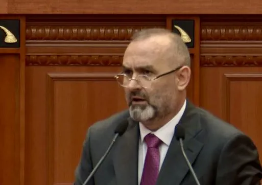 Ministri Manja replika me Nokën: Ktheje gishtin nga bluza, aty do të marrësh të gjitha përgjigjet