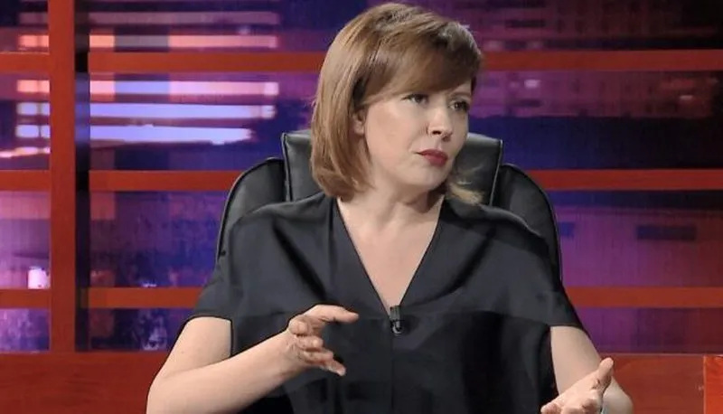 Desada Metaj reagon ndaj përpjekjeve për të rikthyer Berishën në grup parlamentar: Do të lëpini atë që keni pështyrë