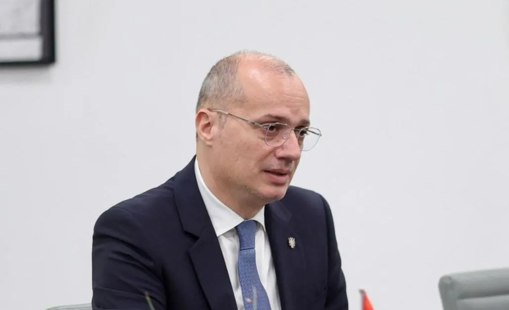 Ministri Hasani vizitë zyrtare në Suedi dhe Finlandë