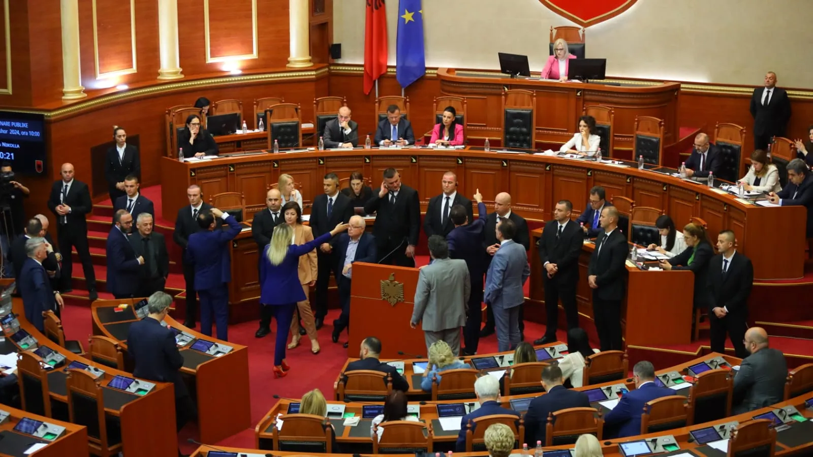 Kuvend, PS kërkon masa disiplinore për 5 deputetë të opozitës