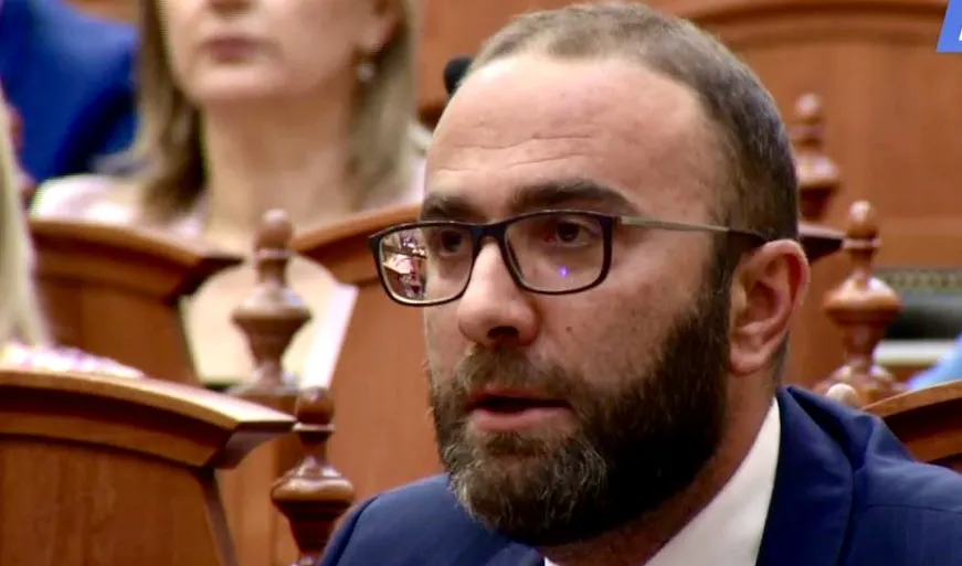 Bardhi reagon ashpër për refuzimin e interpelancës: Rama mund t’i fshihet opozitës, por jo drejtësisë!