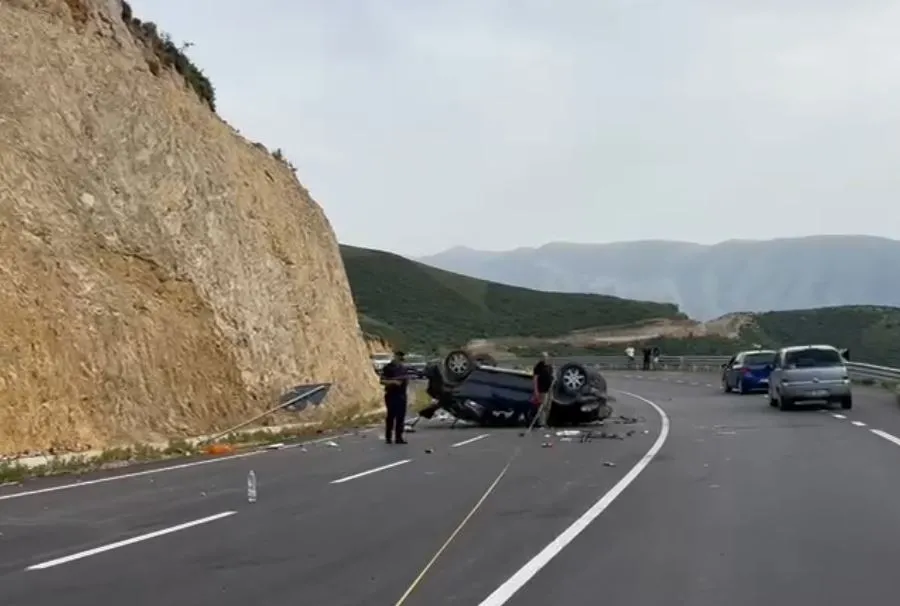 Detajet nga aksidenti i Radhimës, humb jetën i riu, plagoset pasagjeri 23-vjeçar