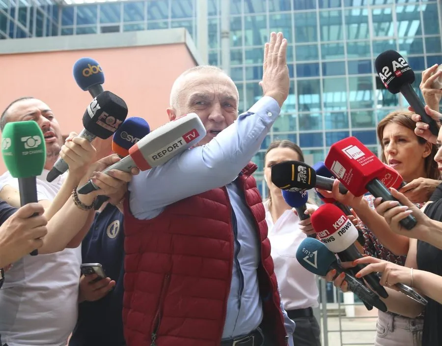 l Meta del i nervozuar nga SPAK pas 3 orëve, sulmon Dumanin dhe Ramën