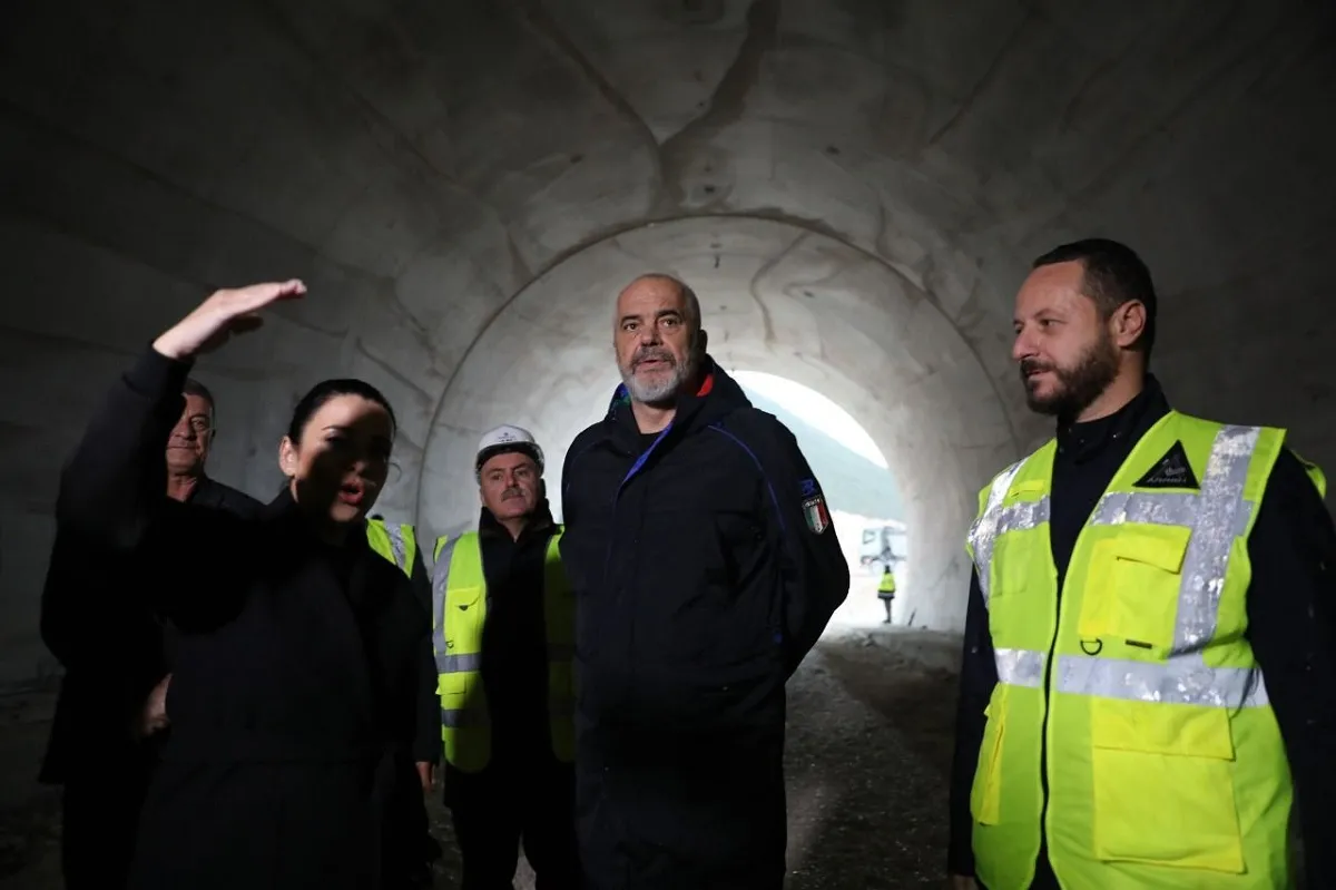 Balluku jep lajmin: Në datën 5 Korrik do të hapet Tuneli i Llogarasë