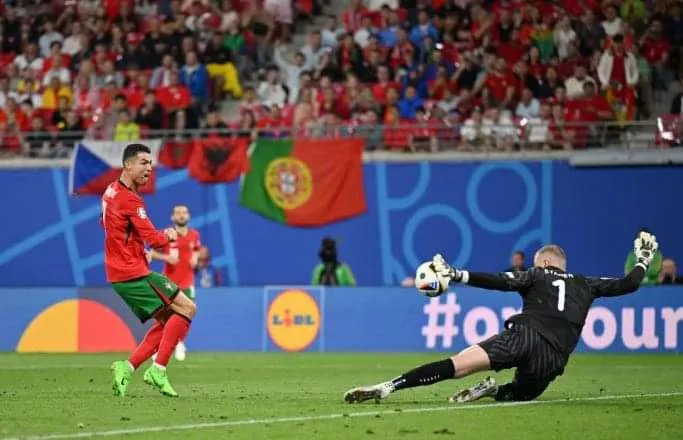 Portugalia mund  me vështirësi në shtesë  Çekinë
