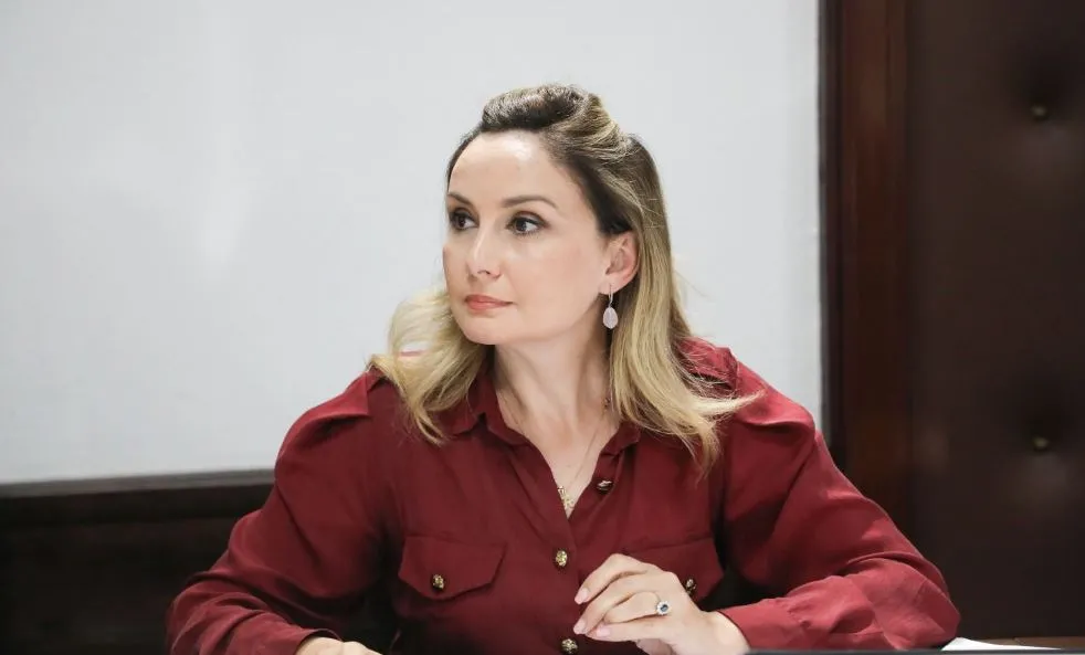 Deputetja Tabaku videomesazh  për padinë e taksave për profesionistët në Kushtetuese: Betejë kundër sistemit korruptiv të qeverisë socialiste!