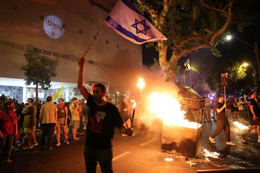 Izrael/ 150 mijë njerëz protestuan në rrugë kundër Netanyahut