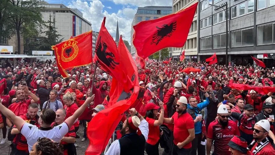 Euro 2024”, kuqezinjtë zënë vendin e parë në sondazhin e transmetuesit gjerman