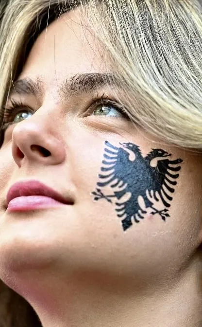 FOTOT/UEFA me postim të veçantë për tifozerinë kuqezi