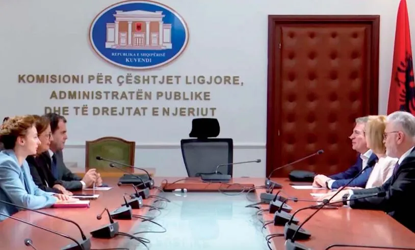 Listat nuk hapen, PD-PS favorizojnë ‘besnikët’ e partisë