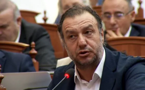 Shalsi replikon me Bardhin për  raportim të KLSH: Këtyre nuk i thua dot as grup parlamentar! Duhet t’i kërkoni ndjesë partnerëve ndërkombëtarë