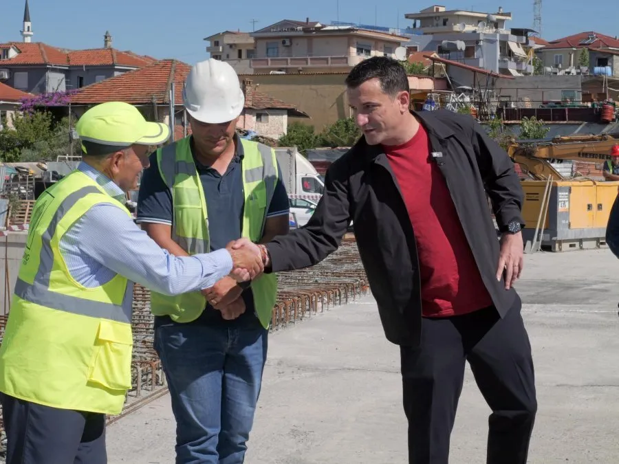 Bashkia e Veliajt me super-fitime nga betonizimi i Tiranës