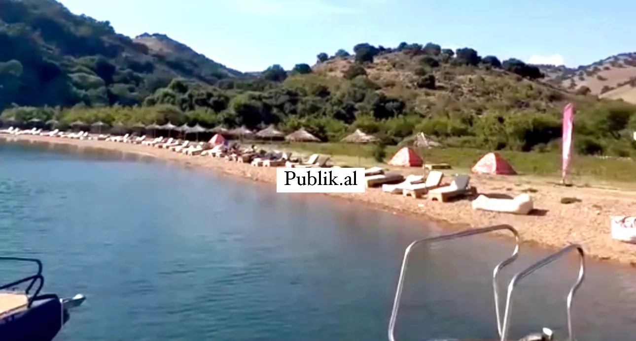 Ishulli i Ksamilit “privatizohet” me shezlonge
