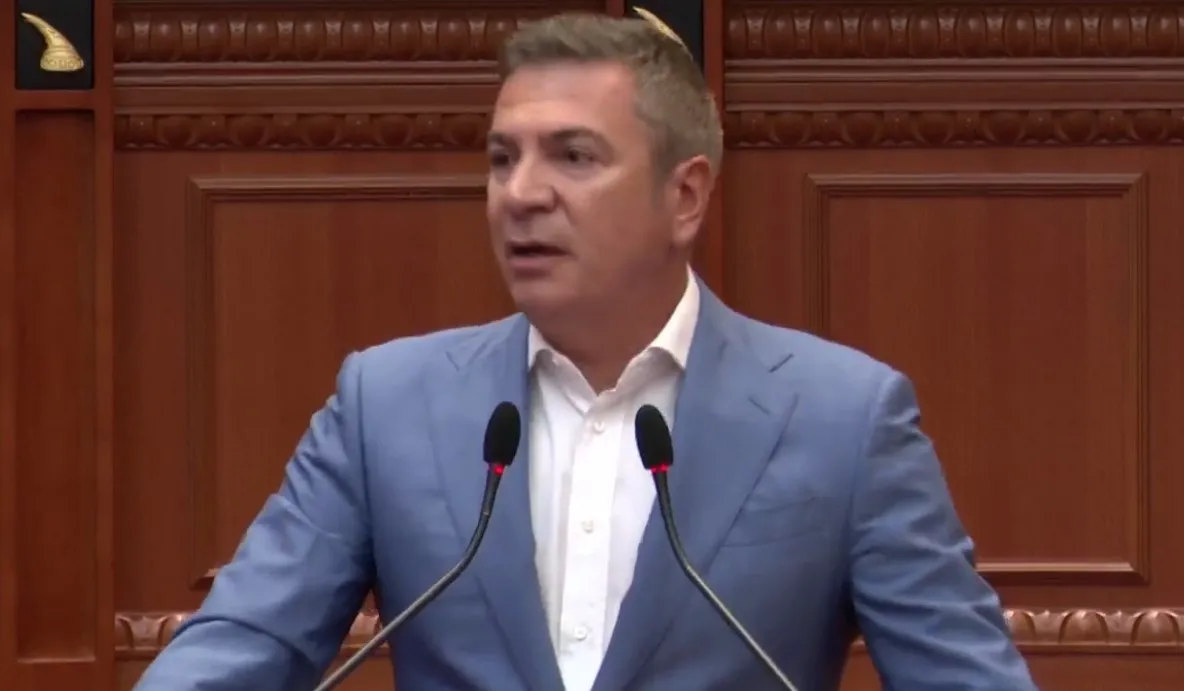 Gjiknuri “zbërthen” ndryshimet në Kodin Zgjedhor: Në 5 qarqe, votim dhe numërim elektronik