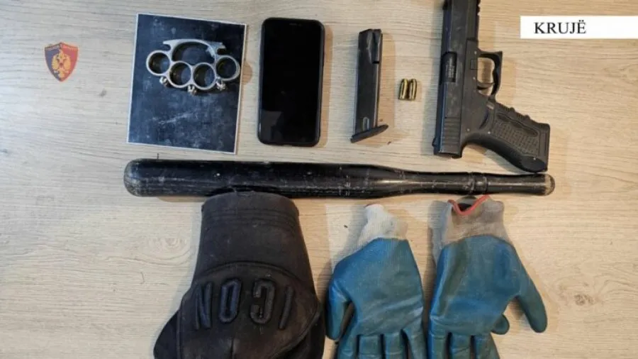 Krujë/ Qëlloi me armë ndaj policisë, për të mbrojtur parcelën me drogë, arrestohet 48-vjeçari