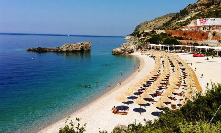 Çmimet e turizmit në Shqipëri me ngritje-ulje