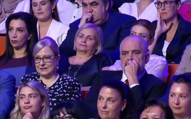 Edi Rama, lajka Nikollës: Je forcë shembulli!