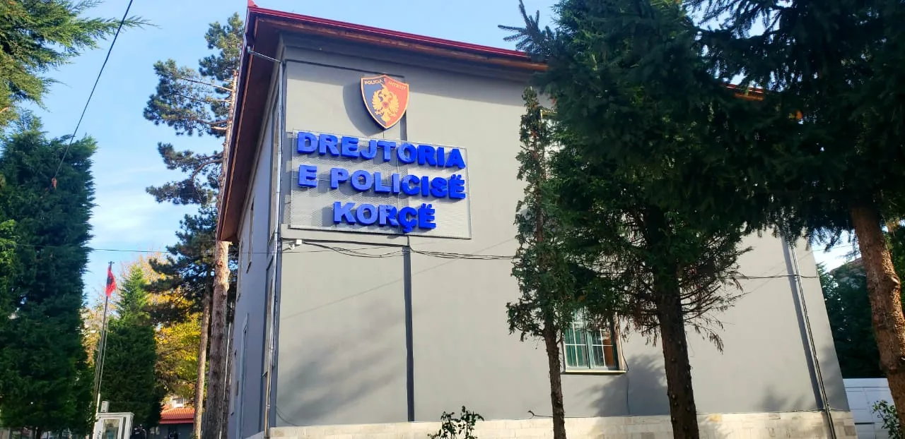Korçë/ Pezullohen nga detyra 25 punonjës policie, hetohen në gjendje të lirë 15 të tjerë