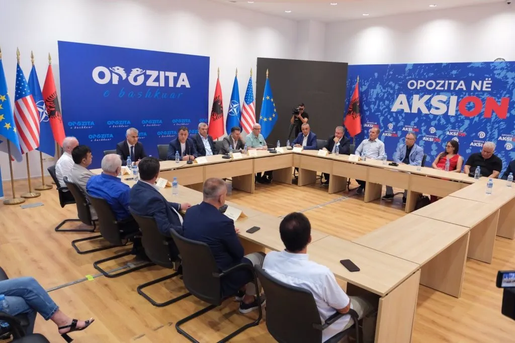 Opozita në selinë e PD, Noka porosi: Strukturat të shpërndahen në mënyrë kapilare! Thirrja për qytetarët