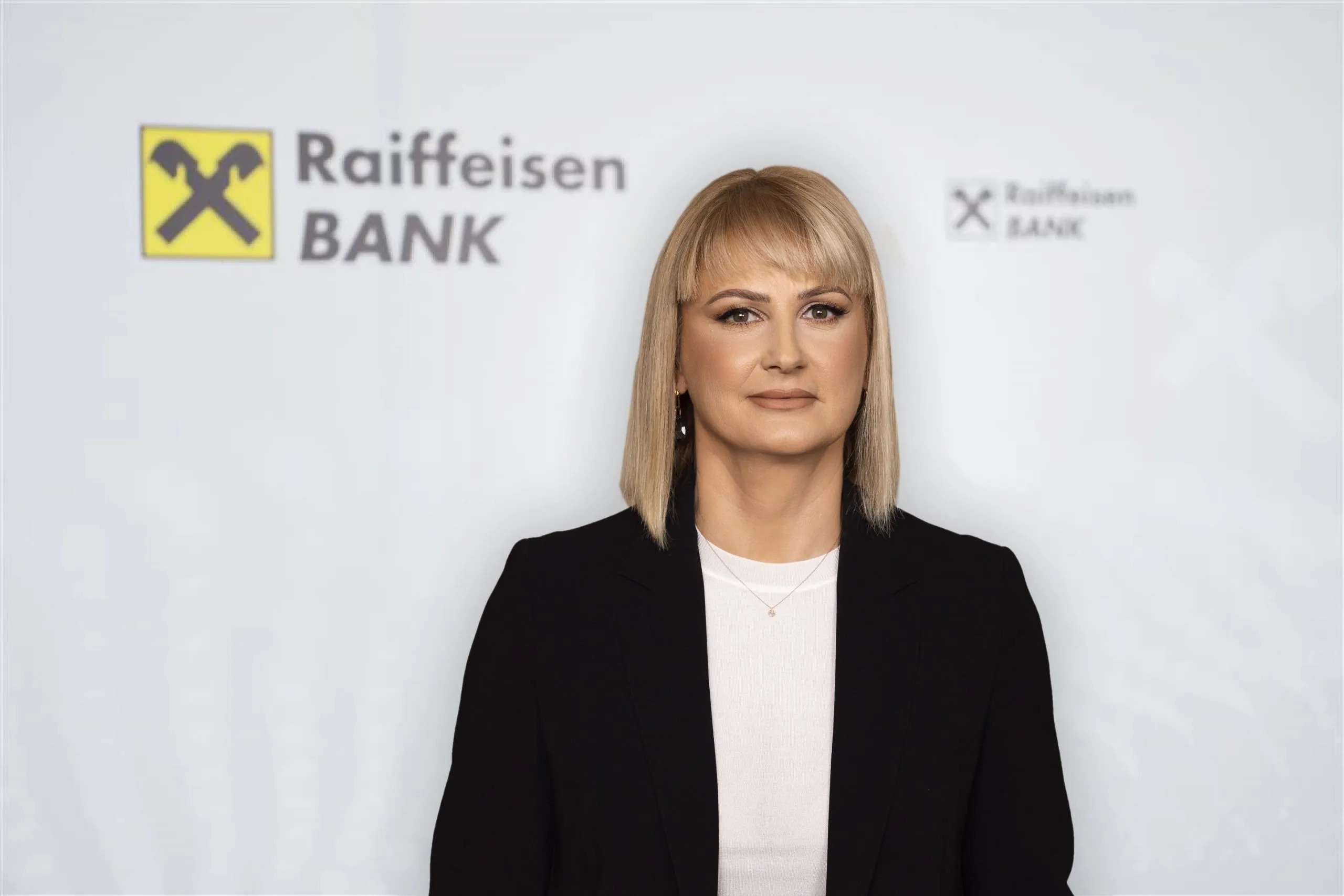 Kosovë/ Raiffeisen Bank gjobitet 800 mijë euro nga Banka Qendrore e Kosovës; në rrezik depozitat e qytetarëve