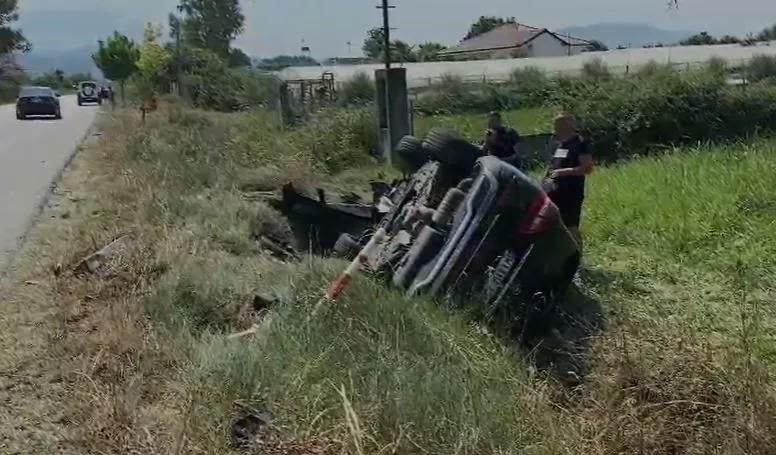 Aksidenti/ Toyota i pret rrugën makinës me targa gjermane, plagosen 4 anëtarë të një familje