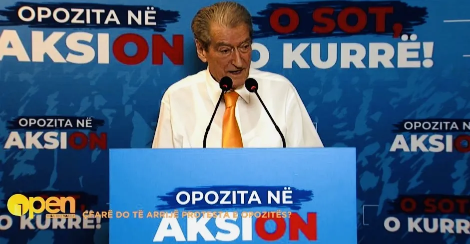 Berisha në protestën para kryeministrisë: Gjendemi përballë një katastrofe ekzistenciale
