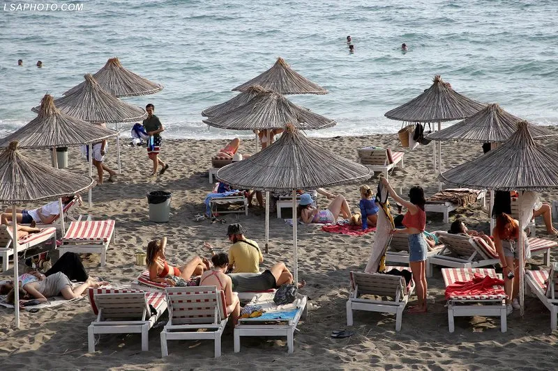 Lezhë/ Qarkulloi mes pushuesve me mjet  duke iu rrezikuar jetën, e pëson keq 25-vjeçari