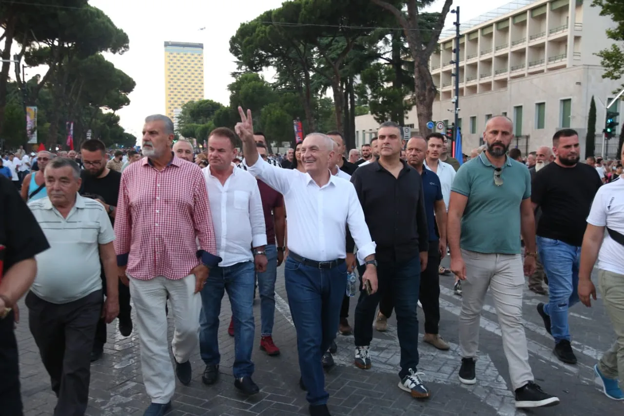 Meta mbështet idenë e Berishës për qeveri teknike pa Ramën