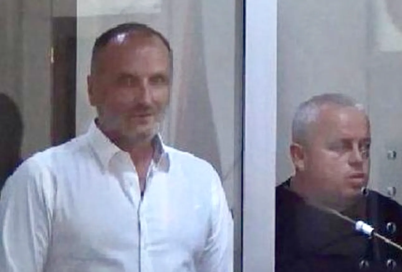 Izet Haxhia do transferohet nga burgu i Reçit në atë të Rrogozhinës! Ja çfarë thotë avokati