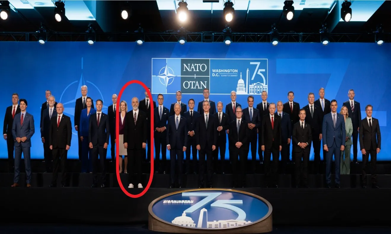 Kryeministri grek “retushon” Ramën nga fotoja e zyrtare e NATO-s!