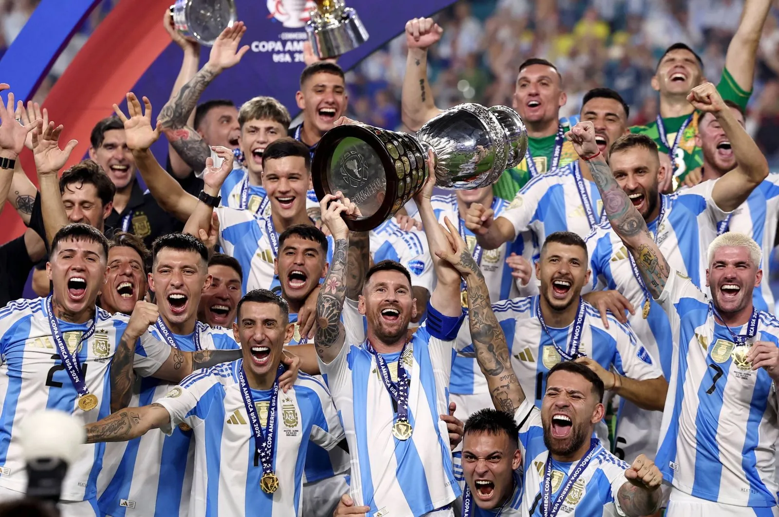 Messi me shokë fitojnë sërish ‘Copa America’ në shtesë kundër Kolumbisë