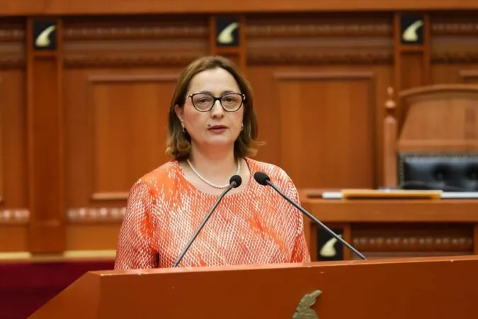 Duhen 15 vite për një vendim