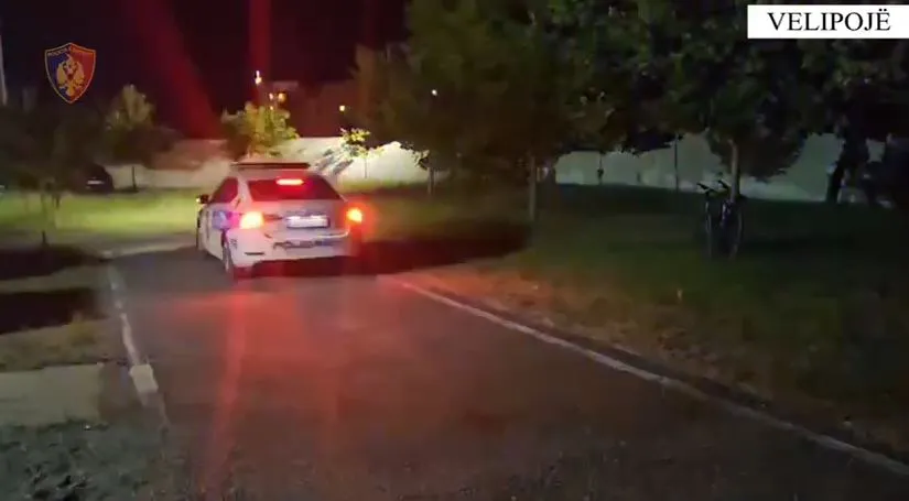 Velipojë/ Parandalohet përshkallëzimi i konfliktit mes disa të rinjve, arrestohet 19-vjeçari: Tentoi të godasë më thikë një person