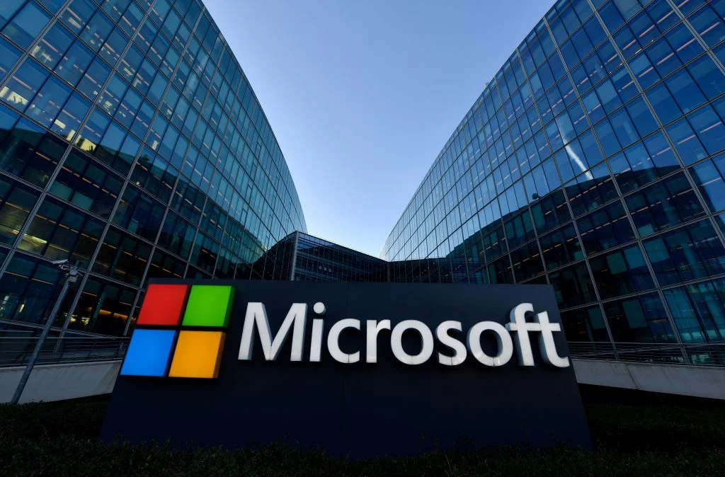 Kaos në të gjithë botën/ Reagon Microsoft: Nisi pas mesnate, po hetojmë problemet me sistemet
