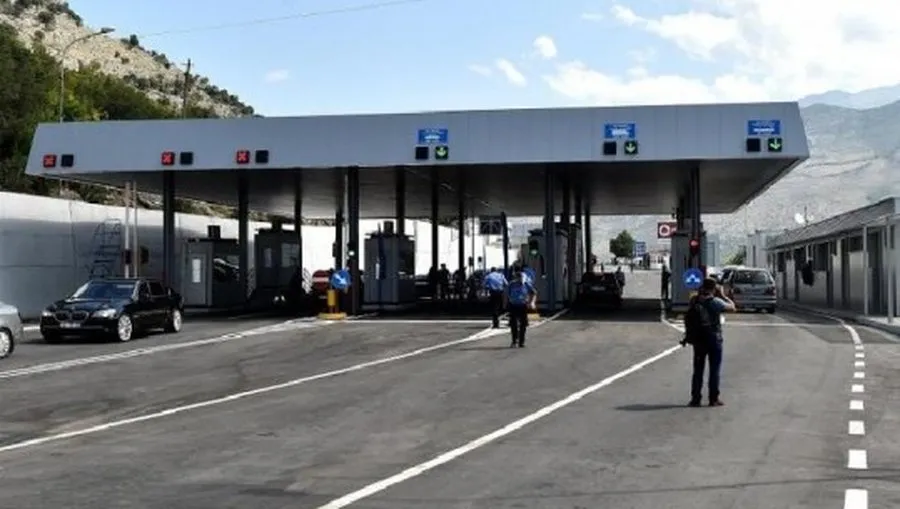 Operacioni” Hoti”, shkatërrohet rrjeti i trafikut të emigrantëve drejt SHBA dhe Kanadasë, në “rrjetë” 5 persona; mes tyre dhe policë kufitarë
