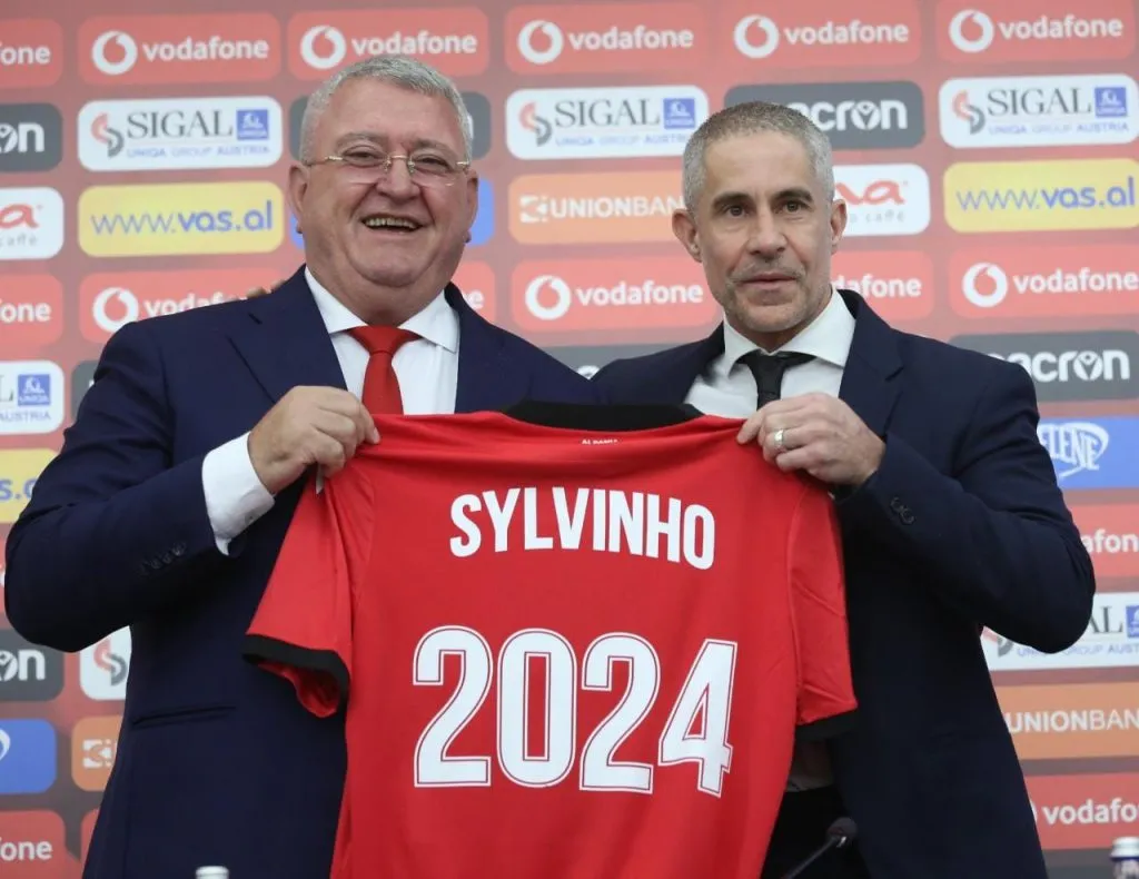 Silvinjo  firmos rinovimin e kontratës me FSHF-në