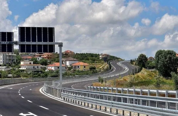 Banorët e rrugës me pagesë “Thumanë- Kashar” sot në protestë : Po falimentojnë bizneset