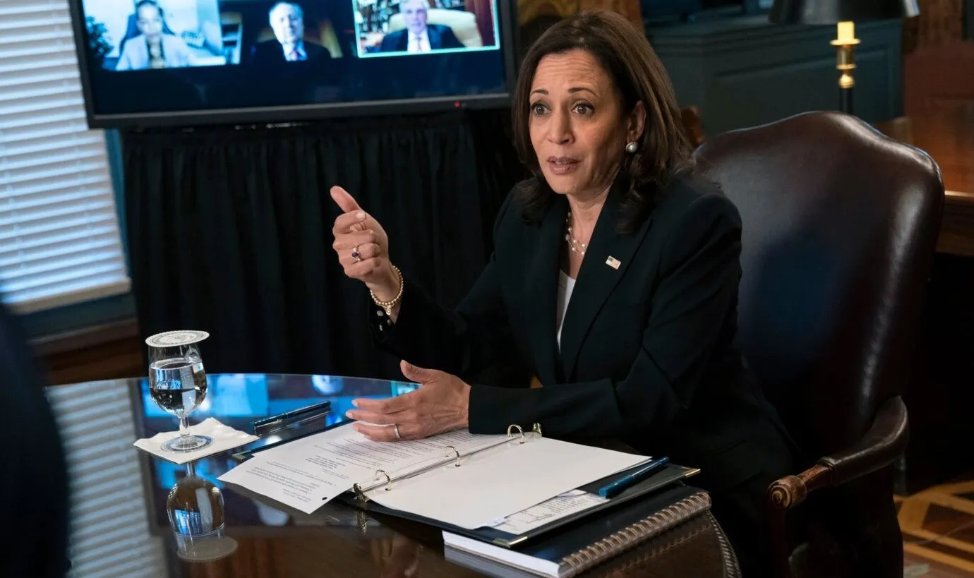 Kamala Harris interviston kandidatët e mundshëm për nënpresident. Ja tre emrat kryesorë