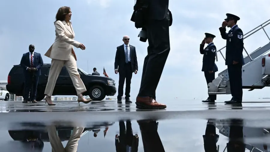 A është e aftë Kamala Harris të drejtojë arsenalin më të madh ushtarak në botë?!