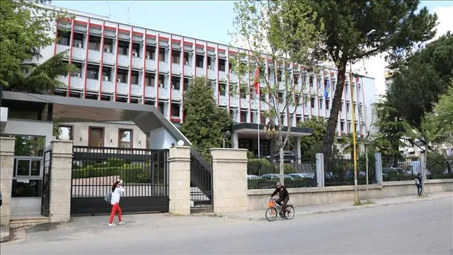 Ministria e Jashtme njoftim me rëndësi: Pajisja e dokumenteve me vulë apostile bëhet për 24 orë