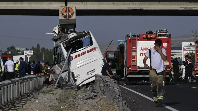 Turqi/Aksidentohet autobusi, 9 viktima dhe 26 të plagosur