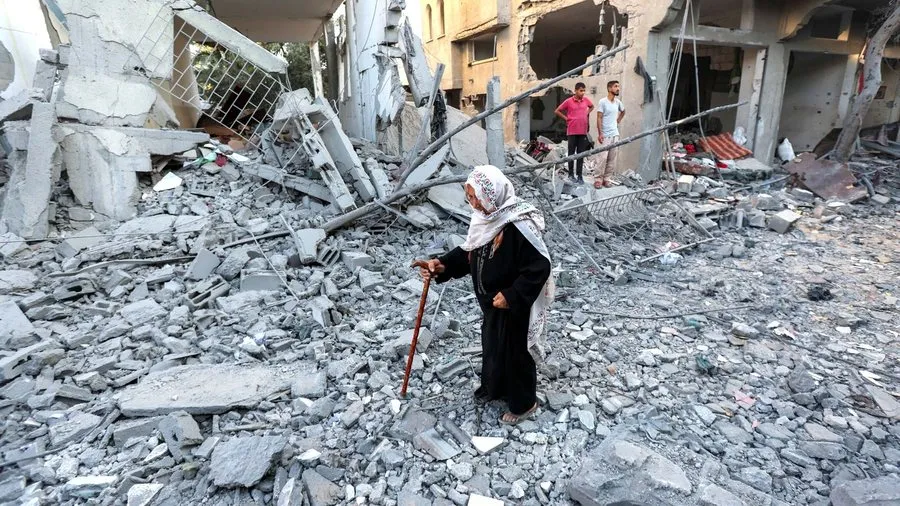 Izraeli godet një shkollë në Gaza; 100 të vrarë