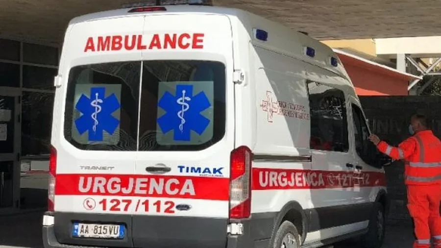 Tiranë/Makina përplas 24-vjeçaren; e reja dërgohet me urgjencë në spital
