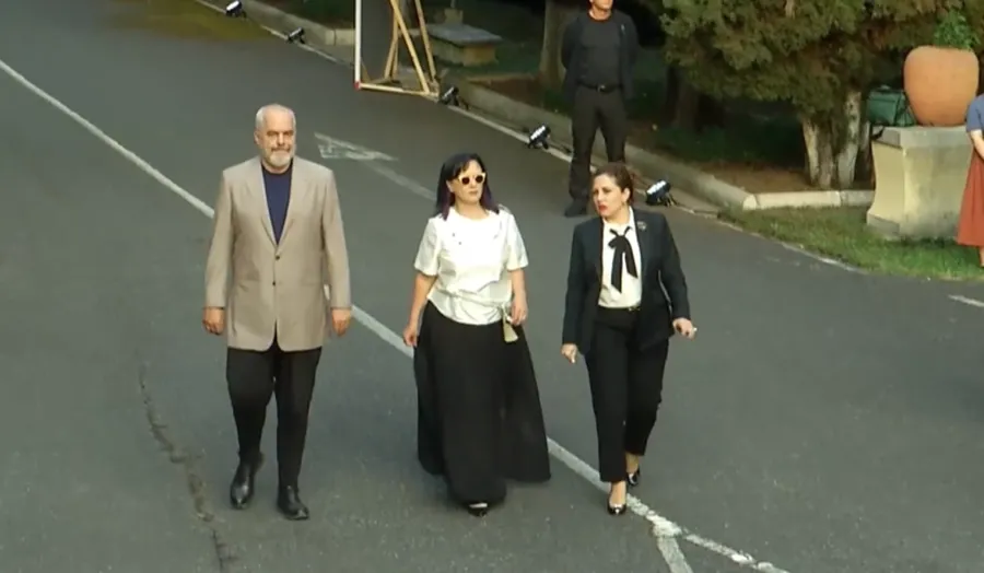 5 arsye  pse  Edi Rama nuk e lëshon  Olta Xhaçkën