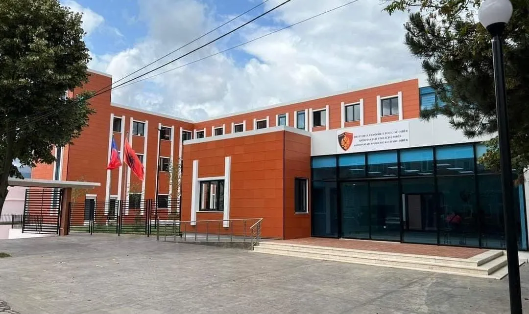 Dibër/ Dhunoi shefin e Policisë Bashkiake të Bulqizës më 2023, arrestohet Denis Tërnova