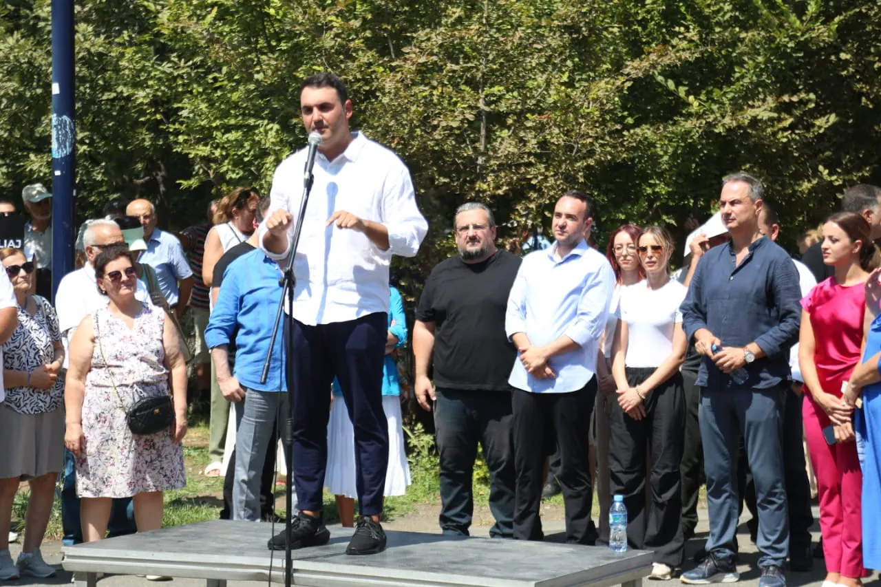 Këlliçi kërkon lirimin e Berishës nga protesta e opozitës: Berisha në arrest pa prova e fakte!